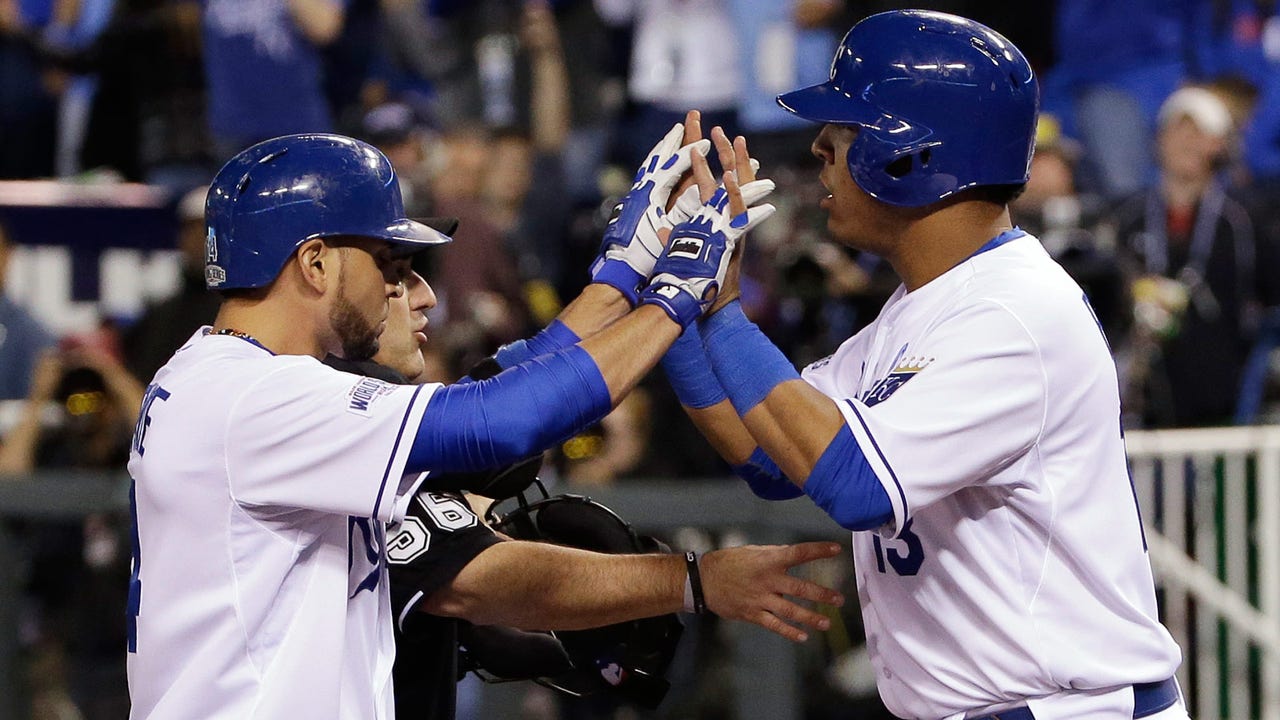 Infante, Perez power Royals past Giants to knot series, 1-1